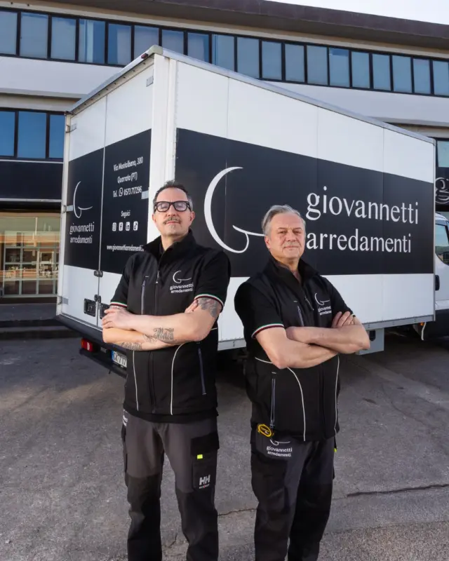 Dietro ogni ambiente perfetto, c’è un team che lavora con cura.
I nostri montatori sono il volto operativo della qualità Giovannetti Arredamenti: esperienza, precisione e attenzione al dettaglio, dal primo pezzo all’ultimo tocco.

Grazie per il vostro instancabile lavoro! 🙏
#giovannettiarredamenti